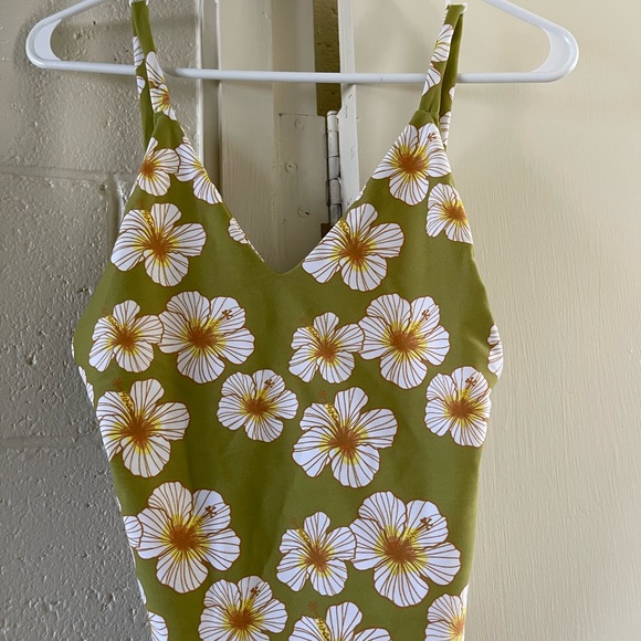 🤍SOLD🤍 Benoa Citrine One Piece - Picture 4 of 4